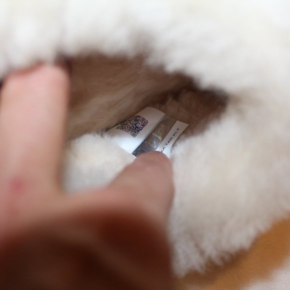 NIB UGG WOMEN'S 6‎ YOUTH 4 SUEDE SHEARLING SLIP ON SLIPPERS - Picture 6 of 8